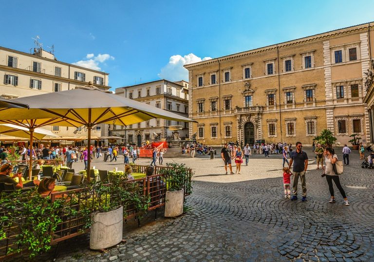 Visit, Admire and Click 3 of the Best Piazzas in Rome