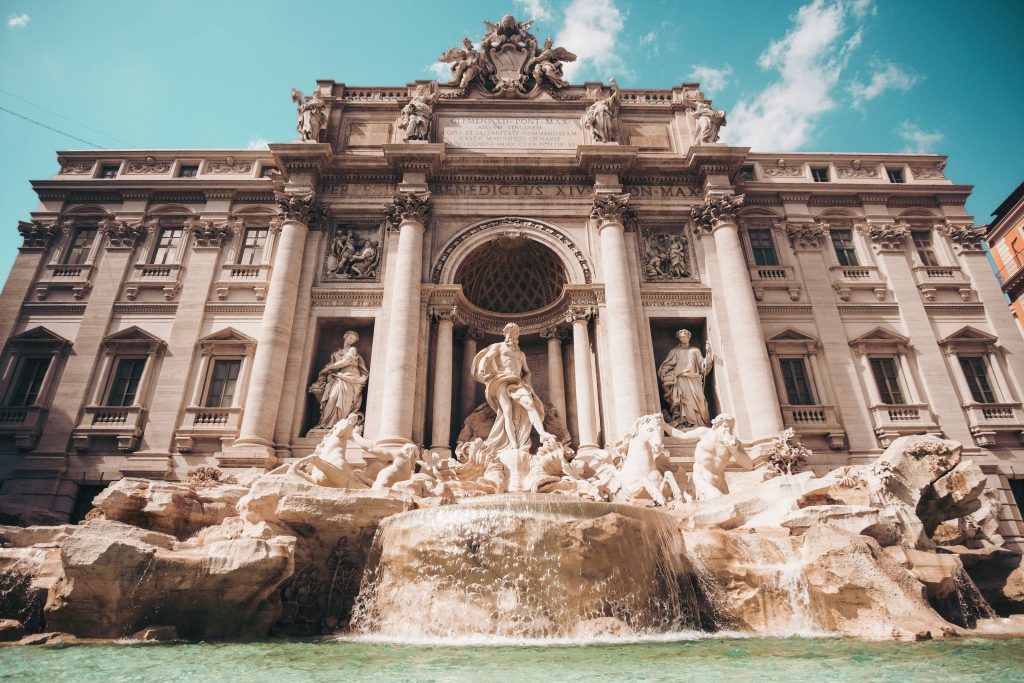 Fontana di Trevi, a Dazzling Beauty in White!