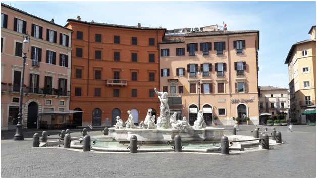 Piazza Navona fountain during Covid-19